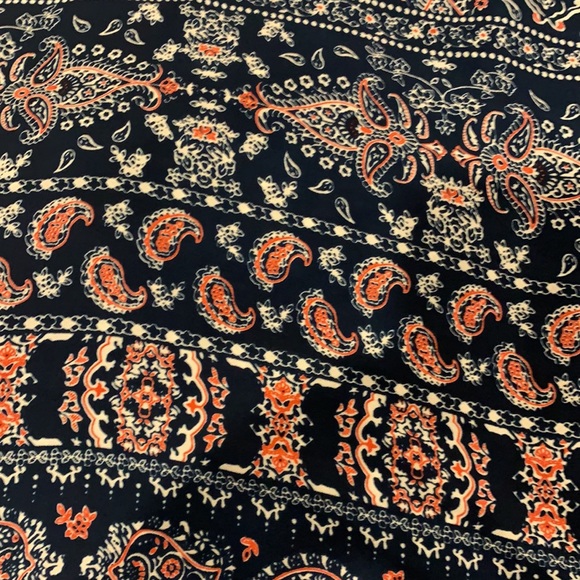 Patterned top - Picture 3 of 3